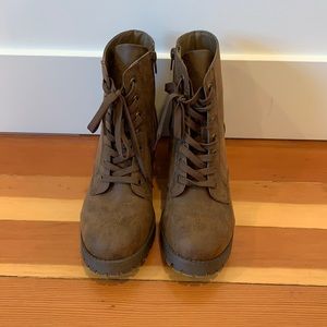 Ankle Boots with Laces